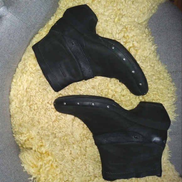 Merrell black leather boots. - Picture 1 of 7